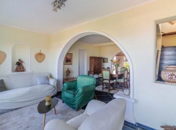 Casa · 207m² · 7 Ambientes · 1 Cochera · Venta de Casa en Rambla de Malvin 5 Dorm.