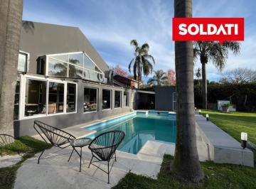 Casa · 186m² · 4 Ambientes · 2 Cocheras · Casa en Venta en Los Laureles - Apta Credito