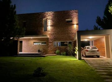 Casa de 5 ambientes, Costa Esmeralda · Golf II Increíble Propiedad C/ Vistas Al Campo de Golf