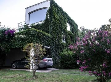 Casa · 680m² · 5 Ambientes · Quinta en Open Door