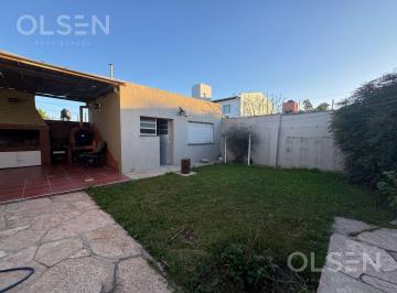 Casa · 264m² · 5 Ambientes · 1 Cochera · Casa en Venta - Res. America - 3 Dorm.