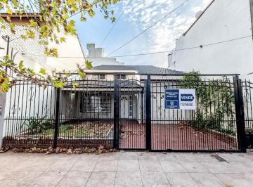 Casa · 215m² · 6 Ambientes · 1 Cochera · Casa de 6 Ambientes en Venta en Morón