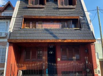 Casa · 389m² · 6 Ambientes · 1 Cochera · Casa 6 Amb con Parrilla y Pileta en Villa del Parque