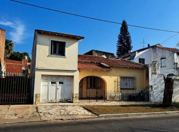 Casa de 4 ambientes, Lomas de Zamora · Chalet de Tres Dorm./cochera Sobre Lote de 10 X 15