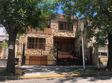 Casa de 4 ambientes, Morón · Casa - en - Venta - en - Moron - Sur - 4 - Ambientes