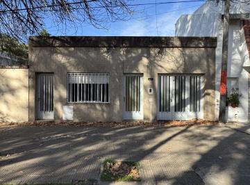 Casa · 140m² · 4 Ambientes · 1 Cochera · Venta Casa 2 Dorm. y Cochera - Sarmiento 4400 Rosario