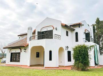 Casa · 215m² · 4 Ambientes · 2 Cocheras · Apto Crédito - Casa en Venta - 4 Amb en Aranjuez