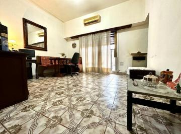 PH · 70m² · 3 Ambientes · PH 3 Ambientes con Dependencia y Terraza Propia en La Boca Venta
