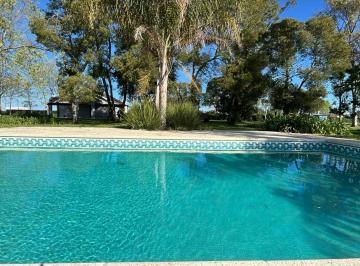 Quinta vacacional · 100m² · 4 Ambientes · 4 Cocheras · Alquiler Temporario Estancia con Laguna Privada en Lezama