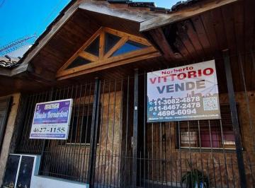 Casa · 95m² · 3 Ambientes · 1 Cochera · Venta Casa 3 Ambientes Moron Sur