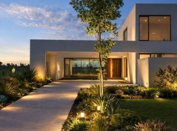Casa · 208m² · 6 Ambientes · 2 Cocheras · Venta Casa Vida Club de Campo Barrio Cerrado