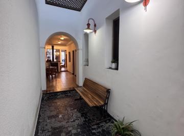Casa · 167m² · 5 Ambientes · Casa en San Juan 100, Casi Esq. Balcarce