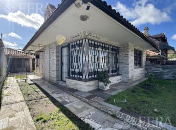 Casa · 163m² · 4 Ambientes · 2 Cocheras · Venta de Casa 4 Ambientes con Jardín y Cochera en Don Bosco