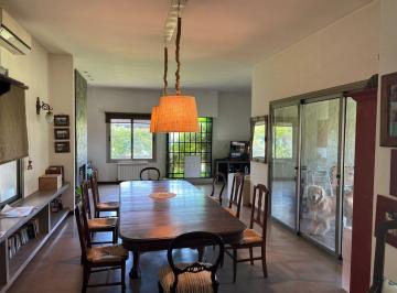 Casa · 160m² · 3 Ambientes · 2 Cocheras · Alquiler Temporario Aldea - Fisherton
