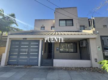 Casa · 102m² · 5 Ambientes · 1 Cochera · Casa en Venta en Carlos Croce Al 1500