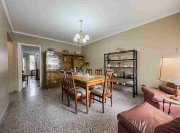Casa · 80m² · 4 Ambientes · 1 Cochera · Casa en Venta en Berisso