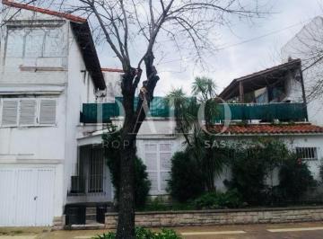 Casa · 180m² · 6 Ambientes · 1 Cochera · Casa en Venta en Villa Devoto, Capital Federal, Buenos Aires