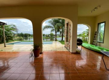Casa · 240m² · 4 Ambientes · 2 Cocheras · Oportunidad Casa en Venta en Exclusivo Barrio El Cazal Club Nautico