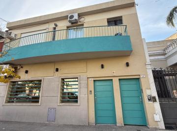 Casa · 100m² · 4 Ambientes · Propiedad Multifuncional en Alquiler