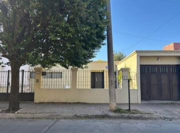 Casa de 8 ambientes, Córdoba · Alquilo Casa 3 Dorm, Cochera y Piscina Bº Ipona.