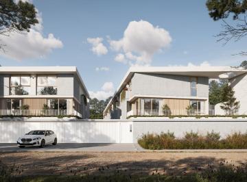 Casa · 97m² · 3 Ambientes · 2 Cocheras · Casa en Venta en Condominio Residencial en Leloir