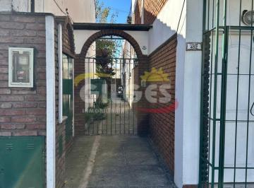 PH · 40m² · 2 Ambientes · Alquiler de PH 2 Amb. en Ramos Mejia Pta. Baja con Patio