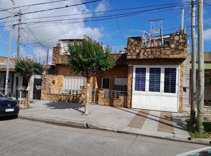Casa · 150m² · 2 Dormitorios