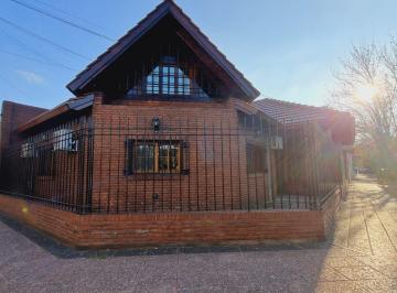 Casa · 260m² · 5 Ambientes · 2 Cocheras · Casa en Alquiler San Miguel