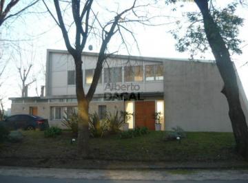 Casa · 300m² · 5 Ambientes · 1 Cochera · Casa en Venta en Grand Bell Grand Bell - Alberto Dacal Propiedades
