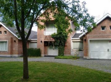 Casa · 340m² · 5 Ambientes · 1 Cochera · Casa en Venta en Grand Bell Grand Bell - Alberto Dacal Propiedades