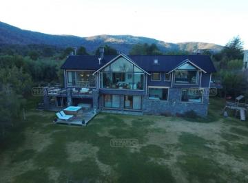 Casa · 364m² · 5 Ambientes · 1 Cochera · Casa en Venta en Arelauquen Golf & Cc, Bariloche, Patagonia