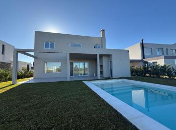 Casa · 201m² · 6 Ambientes · 2 Cocheras · Casa en Venta, Barrio Costas a La Laguna, Puertos, Escobar
