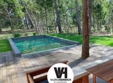 Casa · 160m² · 3 Ambientes · 1 Cochera · Casa en Alquiler Villarobles Cerca de Costa Esmeralda 4 Personas