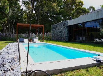 Casa · 270m² · 6 Ambientes · 2 Cocheras · Venta Casa Costa Esmeralda 4dorm.