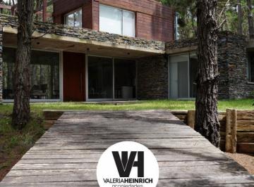 Casa · 169m² · 4 Ambientes · 2 Cocheras · Venta Casa Villarobles