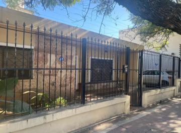 Bodega-Galpón · 358m² · 1 Cochera · Córdoba - San Vicente - Solares - San Vicente - Galpón Excepcional y Casa