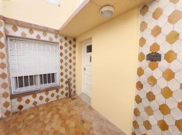 PH · 67m² · 3 Ambientes · PH en Alquiler en Ramos Mejia