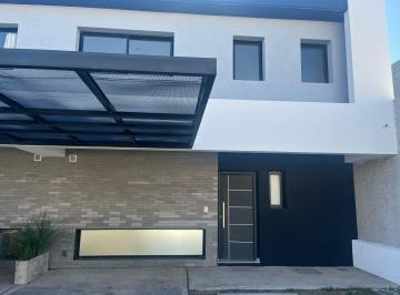 Casa de 4 ambientes, Córdoba · Duplex en Lomas de Manantiales.