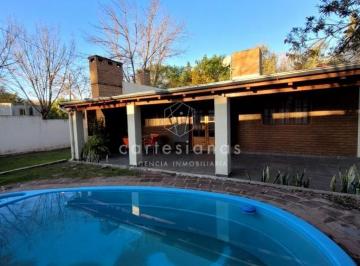 Casa · 186m² · 6 Ambientes · Villa Rivera Indarte Casa 3 Dorm. con Pileta