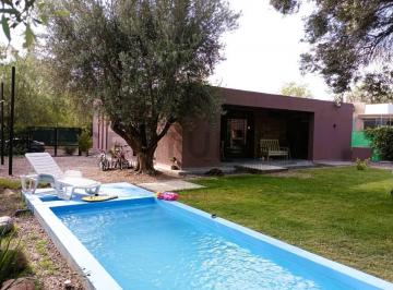 Oficina comercial · 95m² · 4 Ambientes · Casa Barrio Privado Cruz de Piedra Maipu 3 Dorm.