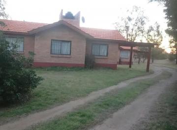 Hotel · 130m² · 8 Ambientes · Complejo de Cabañas en Venta - 4 Ufs - Merlo