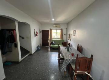 Casa · 78m² · 3 Ambientes · 1 Cochera · Casa en Venta en Barrio Salud Pública
