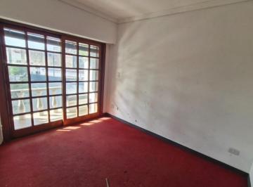 Casa · 500m² · 8 Ambientes · Casona 8 Ambientes en Alquiler - San Justo