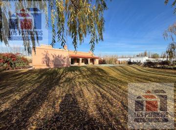 Casa · 220m² · 4 Ambientes · Casa en Alquiler - Barrio Privado Los Patricios 2, Cipolletti