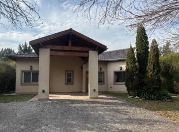 Casa · 150m² · 4 Ambientes · 1 Cochera · Casa en Venta - 3 Dorm. 3 Baños - San Vicente
