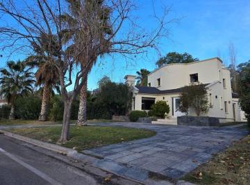 Casa · 335m² · 6 Ambientes · 3 Cocheras · Casa Venta Bºvacherie Golf Country, Maipu, Mendoza