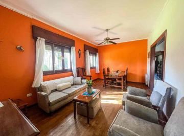 Casa · 120m² · 3 Ambientes · 1 Cochera · Casa 3 Ambientes Quincho Jardin Pileta