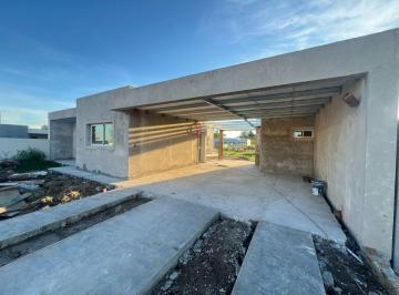 Casa · 110m² · 3 Ambientes · 2 Cocheras · Venta Casa 2 Dorm. Pileta Don Mateo