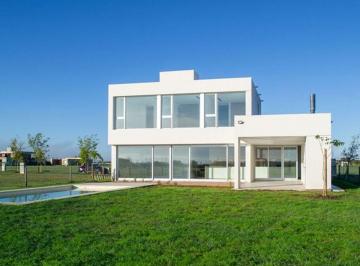 Casa · 205m² · 6 Ambientes · 3 Cocheras · Venta Casa 4 Dorm. a Estrenar Frente Sur