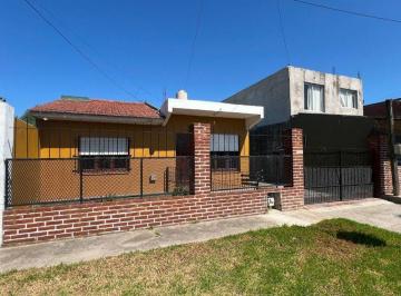 PH · 210m² · 5 Ambientes · 1 Cochera · Venta PH en Block 3 Viviendas Todos Los Servicios